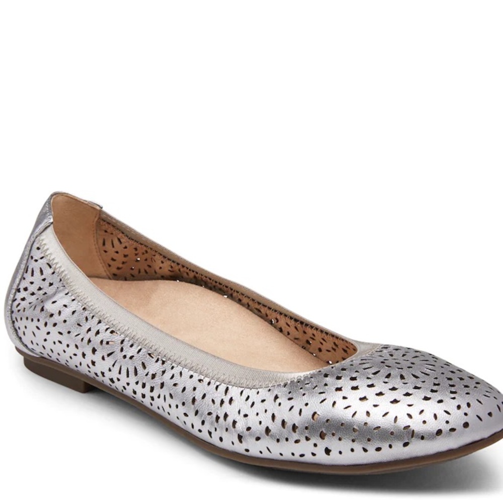 Like New In Box Vionic Pewter Robyn Style Flats - image 1